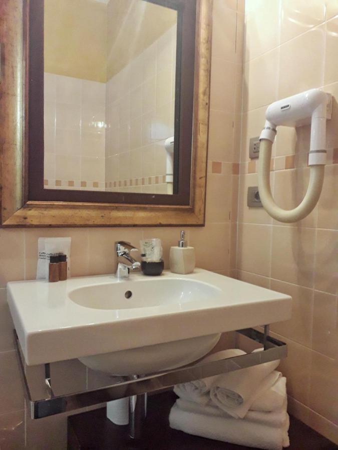 Cortiletto D'Alba Camere Con Ristorante Bagian luar foto