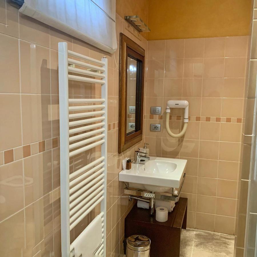 Cortiletto D'Alba Camere Con Ristorante Bagian luar foto