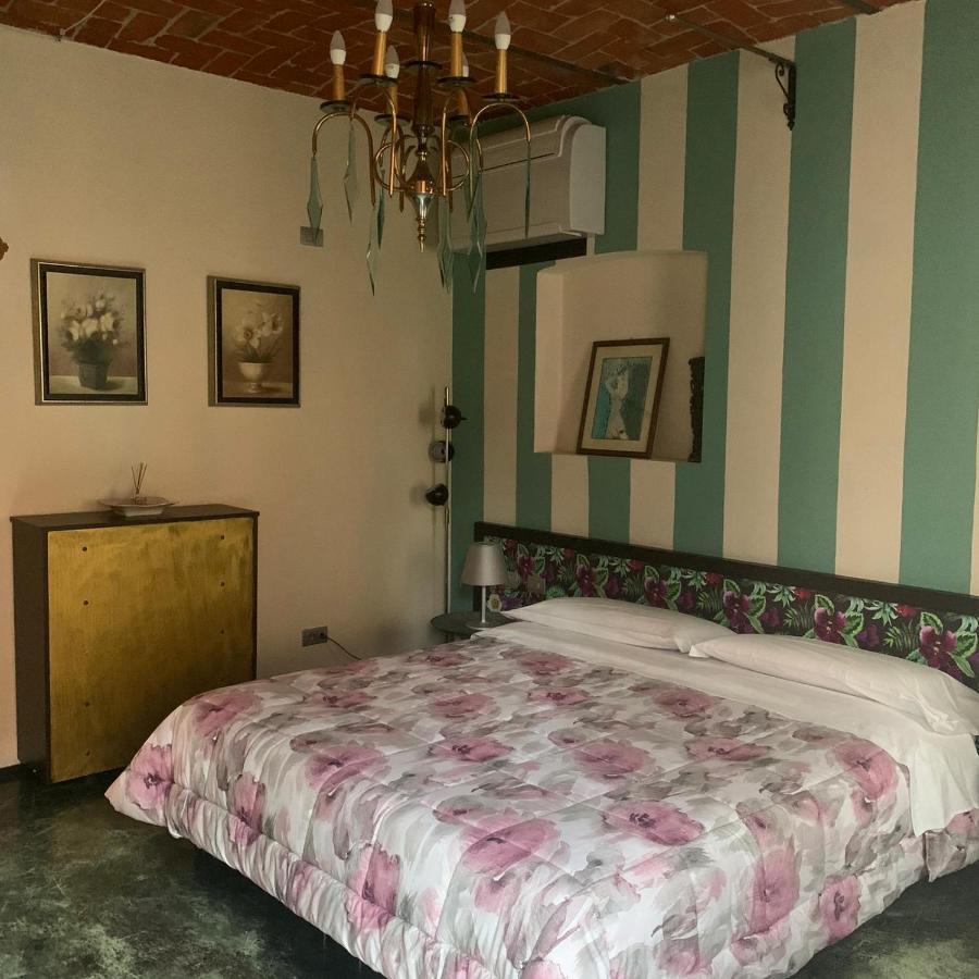 Cortiletto D'Alba Camere Con Ristorante Bagian luar foto